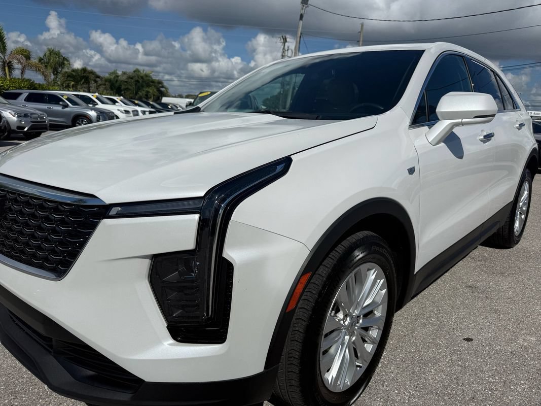 Used 2024 Cadillac XT4 Luxury FWD image 5