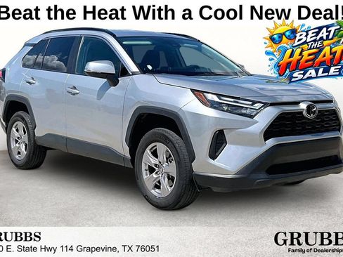 Used 2025 Toyota RAV4 XLE FWD image 1