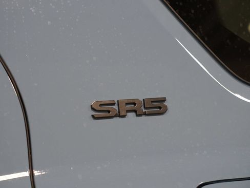 New 2026 Toyota 4Runner SR5 AWD/4WD image 11