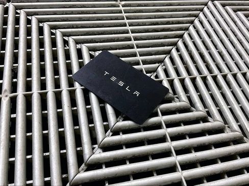 Used 2022 Tesla Model Y Long Range AWD/4WD image 11