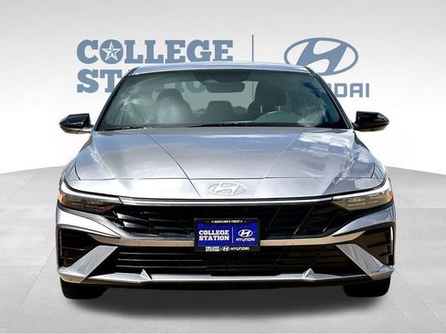 Used 2026 Hyundai Elantra Sport FWD image 4