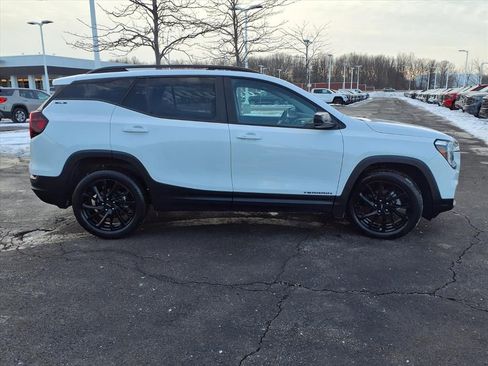 Certified 2023 GMC Terrain SLE w/ Elevation Edition image 31