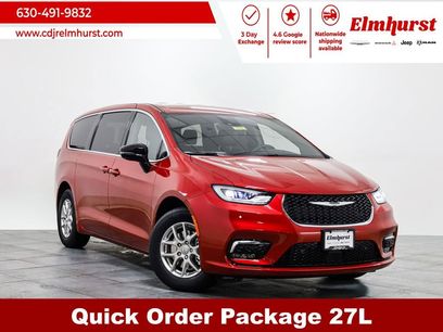 New 2026 Chrysler Pacifica Select