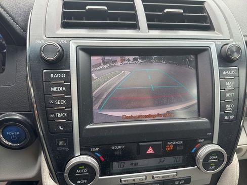 Used 2012 Toyota Camry XLE w/ Leather Pkg FWD image 14