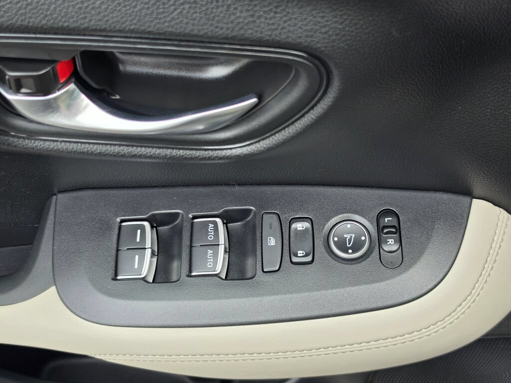 Certified 2024 Honda HR-V EX-L image 23
