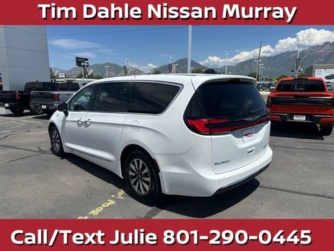 Used 2023 Chrysler Pacifica Limited FWD image 8