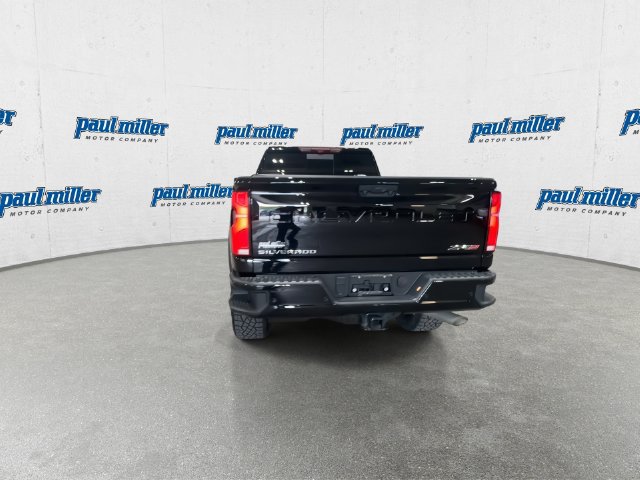 Used 2025 Chevrolet Silverado 2500 ZR2 w/ Technology Package AWD/4WD image 7