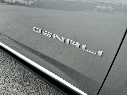 New 2026 GMC Yukon XL Denali w/ Denali Reserve Package AWD/4WD image 11