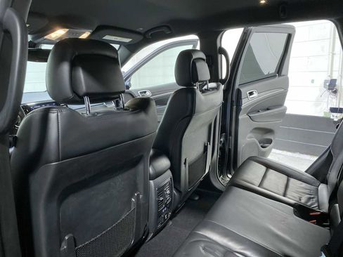 Used 2019 Jeep Grand Cherokee Limited AWD/4WD image 12