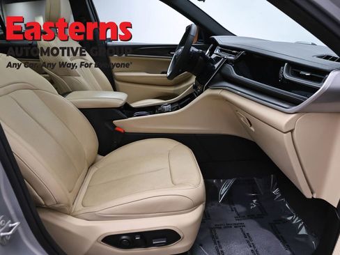 Used 2022 Jeep Grand Cherokee Limited 4xe w/ Luxury Tech Group II AWD/4WD image 26