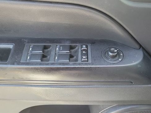 Used 2017 Jeep Patriot Latitude FWD image 14