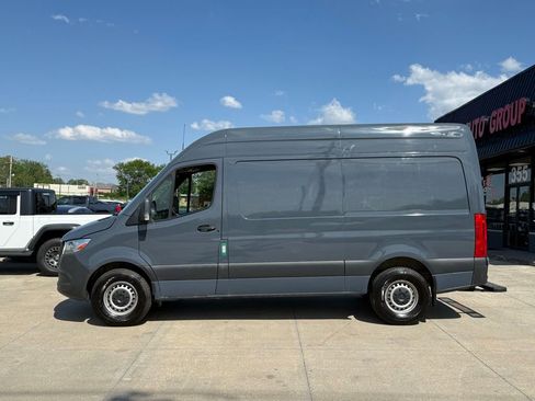 Used 2019 Mercedes-Benz Sprinter 144 image 3