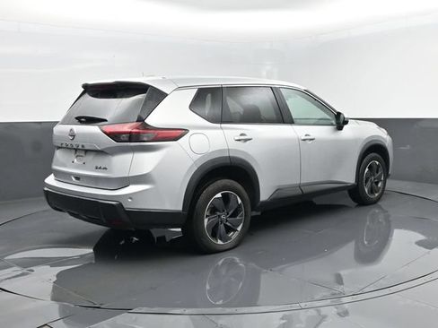 Used 2024 Nissan Rogue SV AWD/4WD image 20