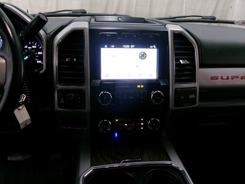 Used 2019 Ford F250 Lariat w/ Chrome Package AWD/4WD image 40