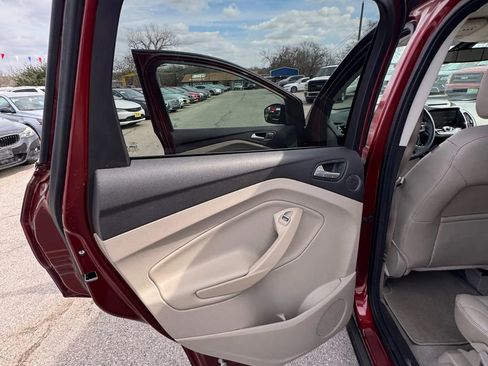 Used 2014 Ford Escape Titanium image 24