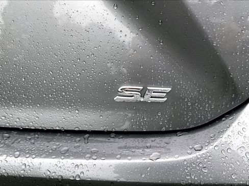 Used 2025 Toyota Camry SE FWD image 8