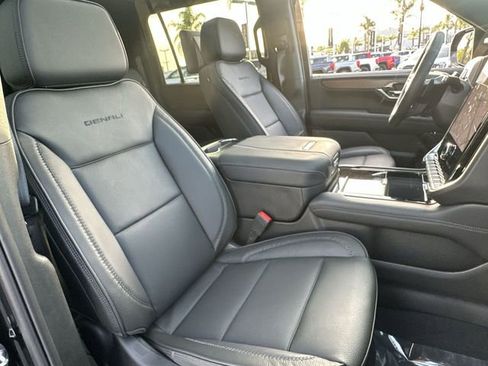 New 2026 GMC Yukon XL Denali w/ Denali Reserve Package image 29