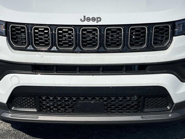 Used 2026 Jeep Compass Latitude AWD/4WD image 7