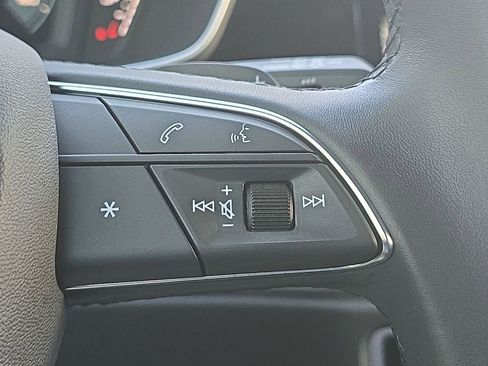 Used 2023 Audi Q3 2.0T Premium w/ Black Optic Sport Package image 18