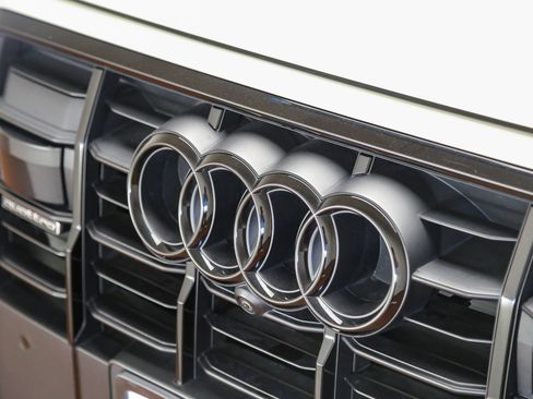 Certified 2023 Audi Q7 3.0T Prestige AWD/4WD image 9