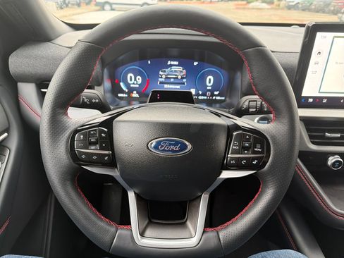 Certified 2025 Ford Explorer ST-Line image 14