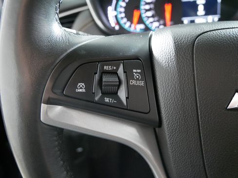 Used 2022 Chevrolet Trax LT w/ LT Convenience Package image 27