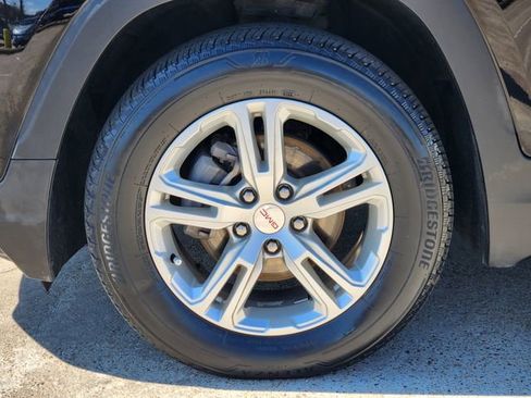 Used 2023 GMC Terrain SLE w/ Driver Convenience Package image 10