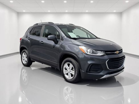 Used 2017 Chevrolet Trax LT w/ Driver Confidence Package AWD/4WD image 8