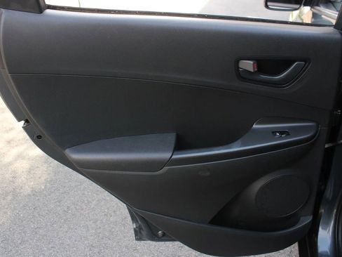 Used 2021 Hyundai Kona SE image 20