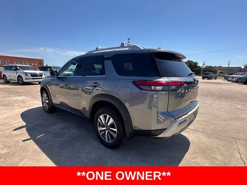 Certified 2025 Nissan Pathfinder SL AWD/4WD image 3