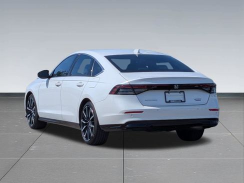 Used 2023 Honda Accord Touring image 3