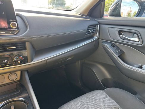 Used 2025 Nissan Rogue SV AWD/4WD image 37