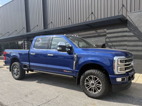 Used 2026 Ford F350 Platinum w/ Platinum Plus Package AWD/4WD image 3