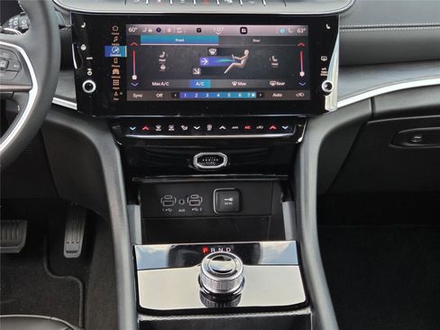 New 2026 Jeep Grand Cherokee L Limited image 10