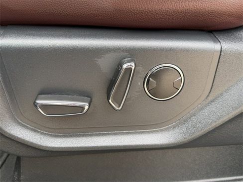 Used 2024 Ford Expedition Max Limited image 29