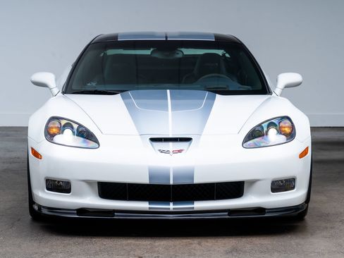 Used 2013 Chevrolet Corvette Z06 RWD image 3