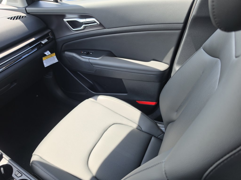 New 2027 Kia Sportage EX FWD image 16