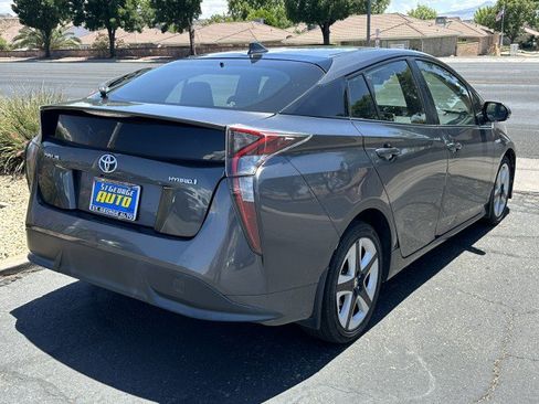 Used 2017 Toyota Prius Two FWD image 3
