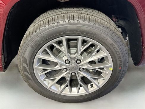 New 2025 Jeep Grand Cherokee L Summit image 9