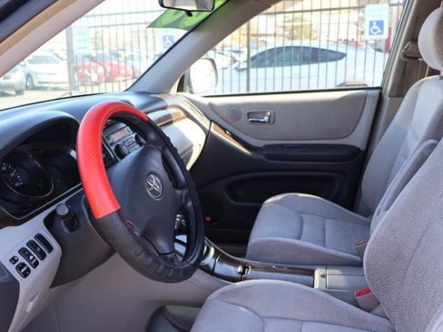 Used 2003 Toyota Highlander Limited image 9