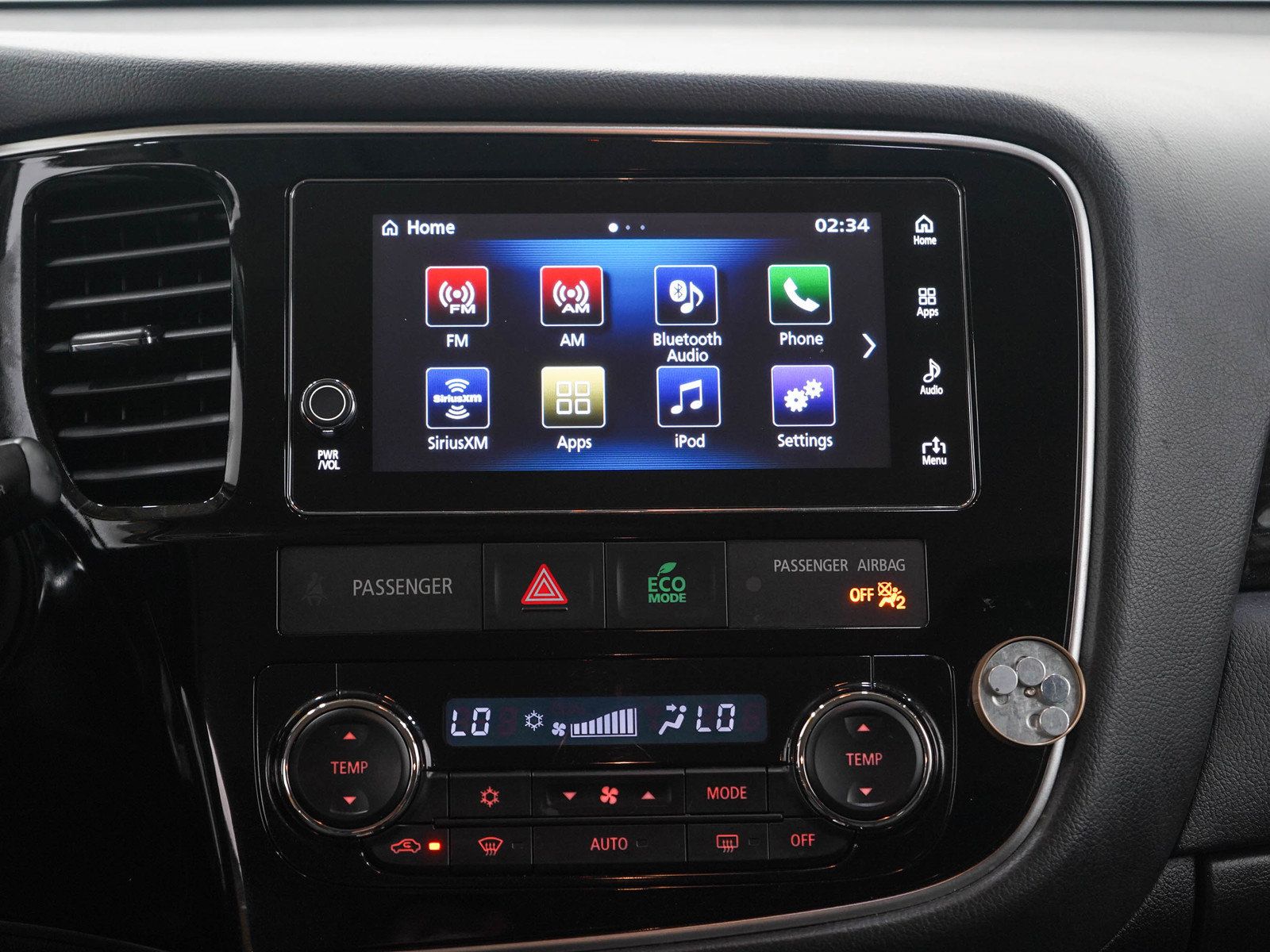 Used 2018 Mitsubishi Outlander 4WD Plug-In Hybrid image 18