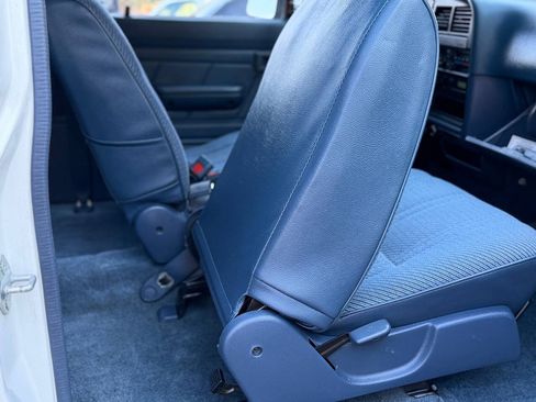 Used 1992 Toyota Pickup Deluxe AWD/4WD image 61