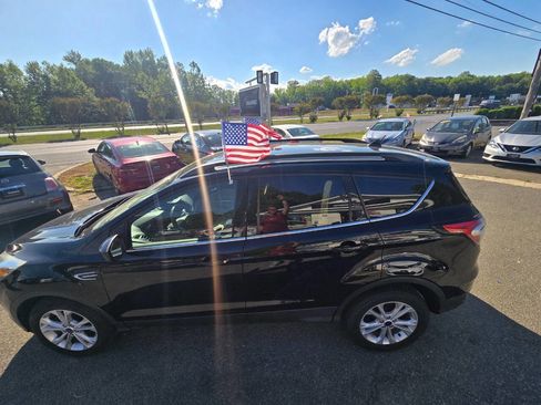 Used 2018 Ford Escape SE w/ Ford Safe & Smart Package FWD image 20