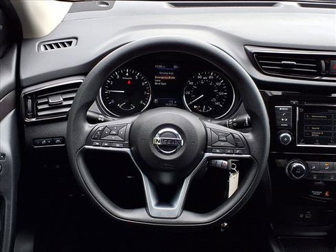 Used 2021 Nissan Rogue Sport S image 15