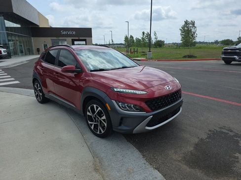 Used 2022 Hyundai Kona Limited FWD image 3