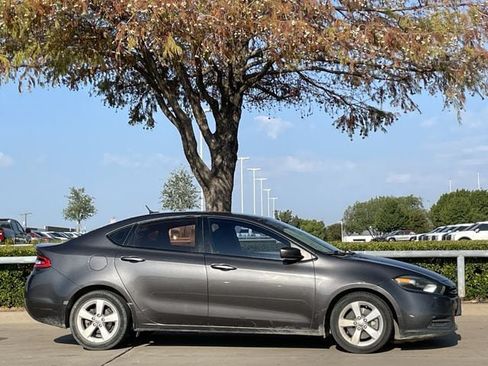 Used 2015 Dodge Dart SXT FWD image 3