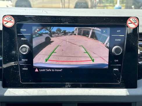 Used 2025 Volkswagen Jetta SE FWD image 16