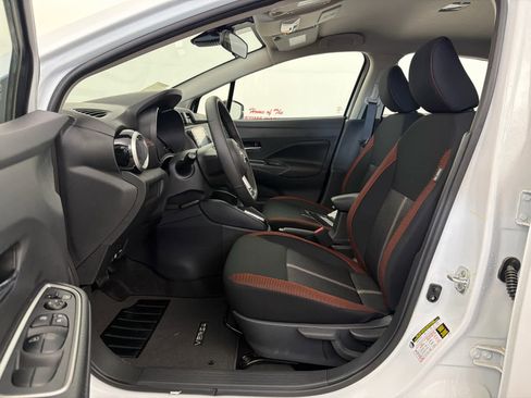 New 2025 Nissan Versa SR w/ Trunk Package image 14