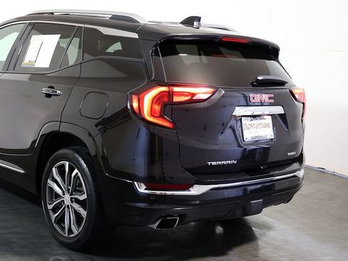Used 2020 GMC Terrain Denali w/ Denali Premium Package AWD/4WD image 11