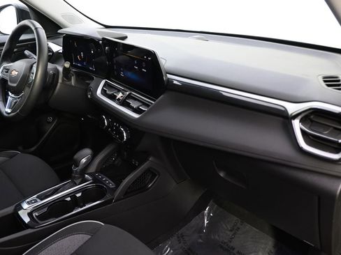 Used 2025 Chevrolet TrailBlazer LT w/ Convenience Package image 15